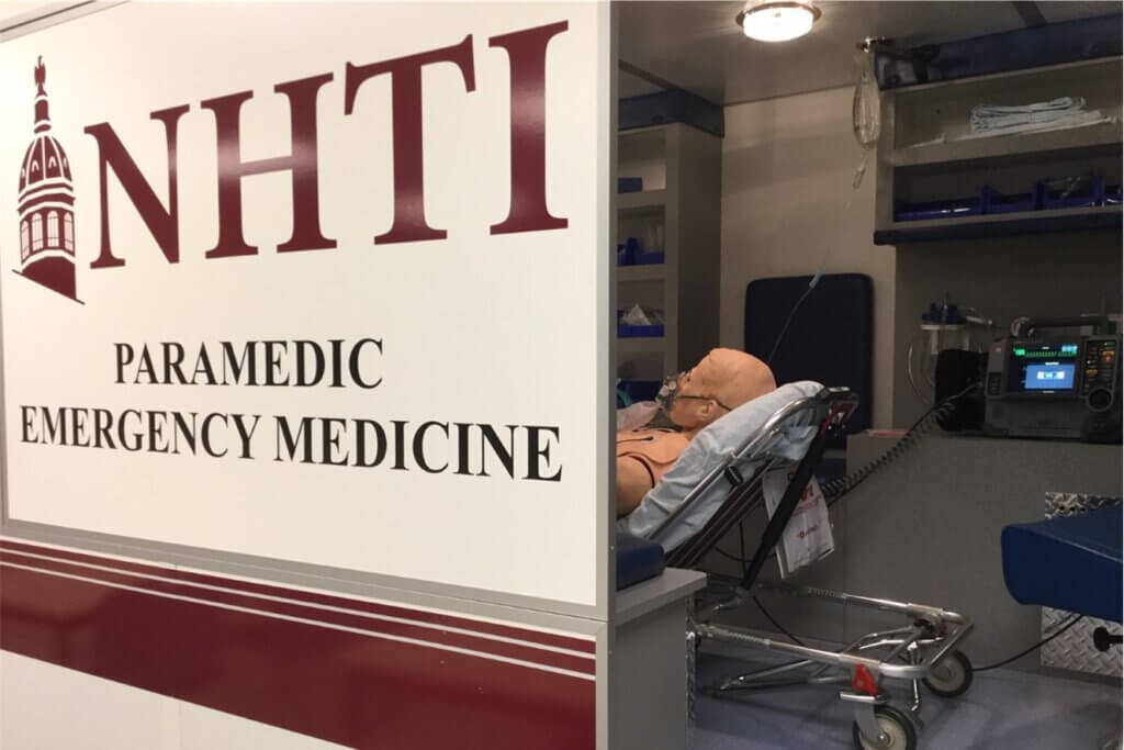 paramedic emergency medicine associate degree at nhti